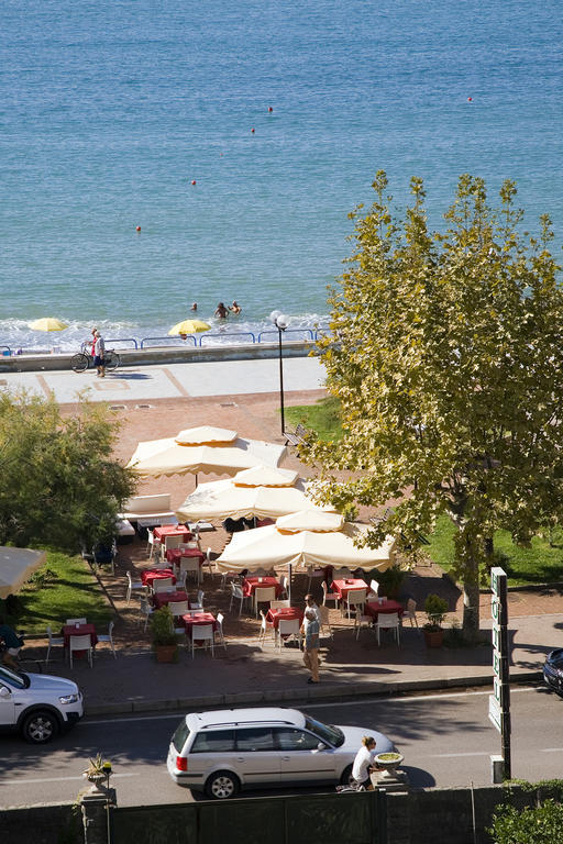 Hotel Vittoria 萨普里 外观 照片