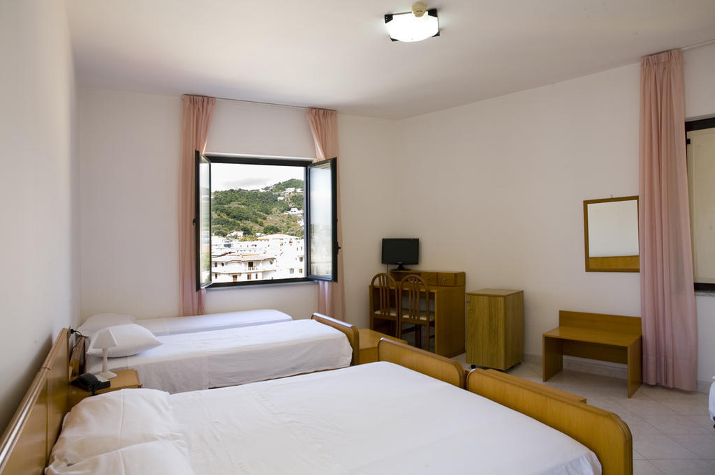 Hotel Vittoria 萨普里 客房 照片
