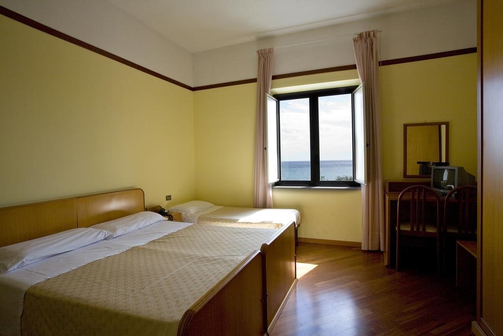 Hotel Vittoria 萨普里 客房 照片